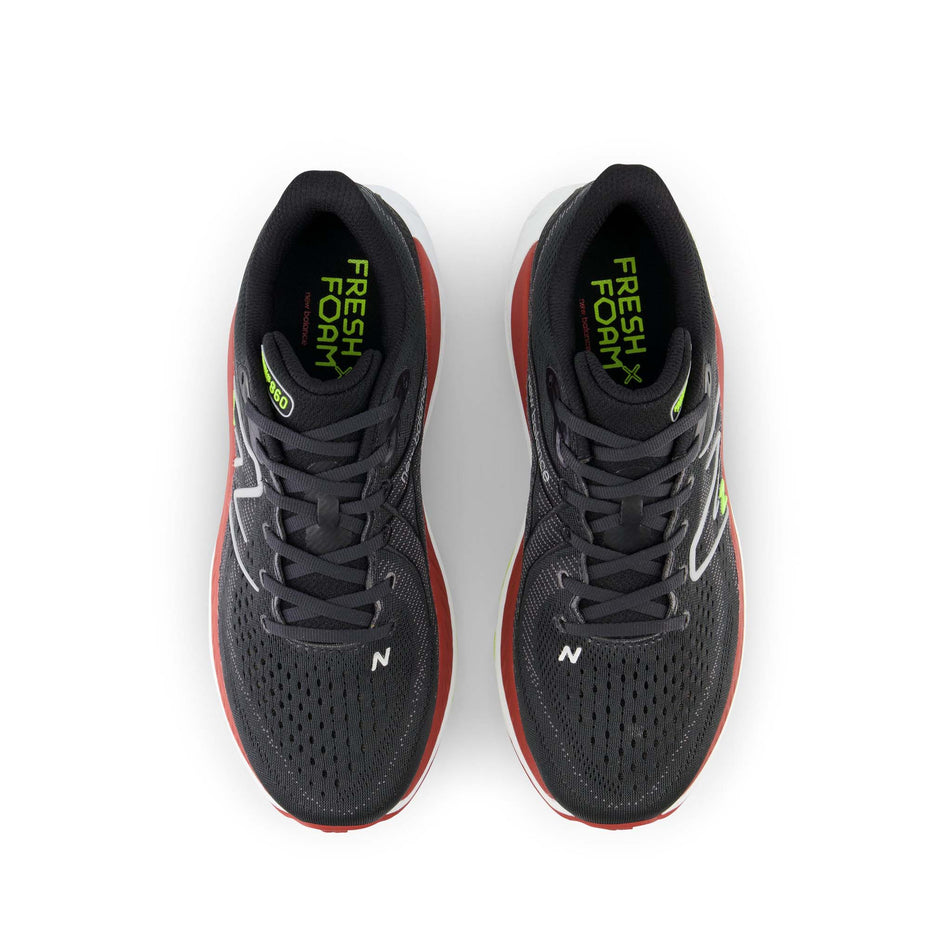 The uppers on a pair of New Balance Men's Fresh Foam X 860 V13 Running Shoes in the Black (001) colourway (7983722954914)