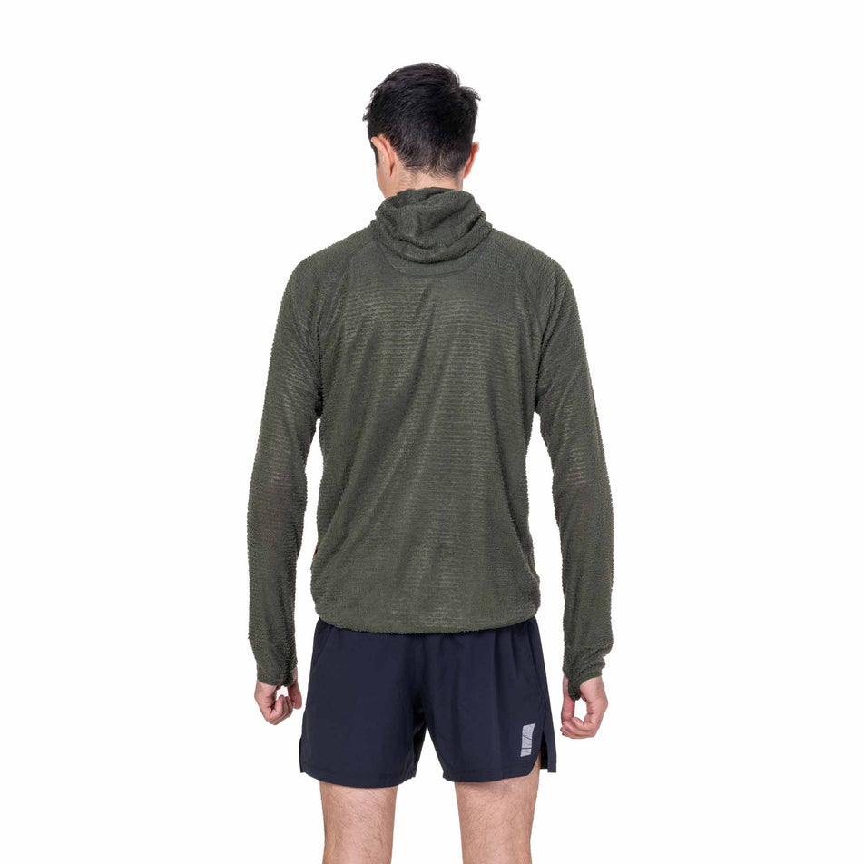 Back view of a model wearing the Ronhill Men's Tech Winter Primaloft Hoodie in the Kelp/Zest colourway.