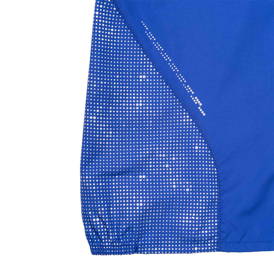 The reflective pattern on the Ronhill Women's Tech Reflect Jacket in the Blue Violet/Reflect colourway.