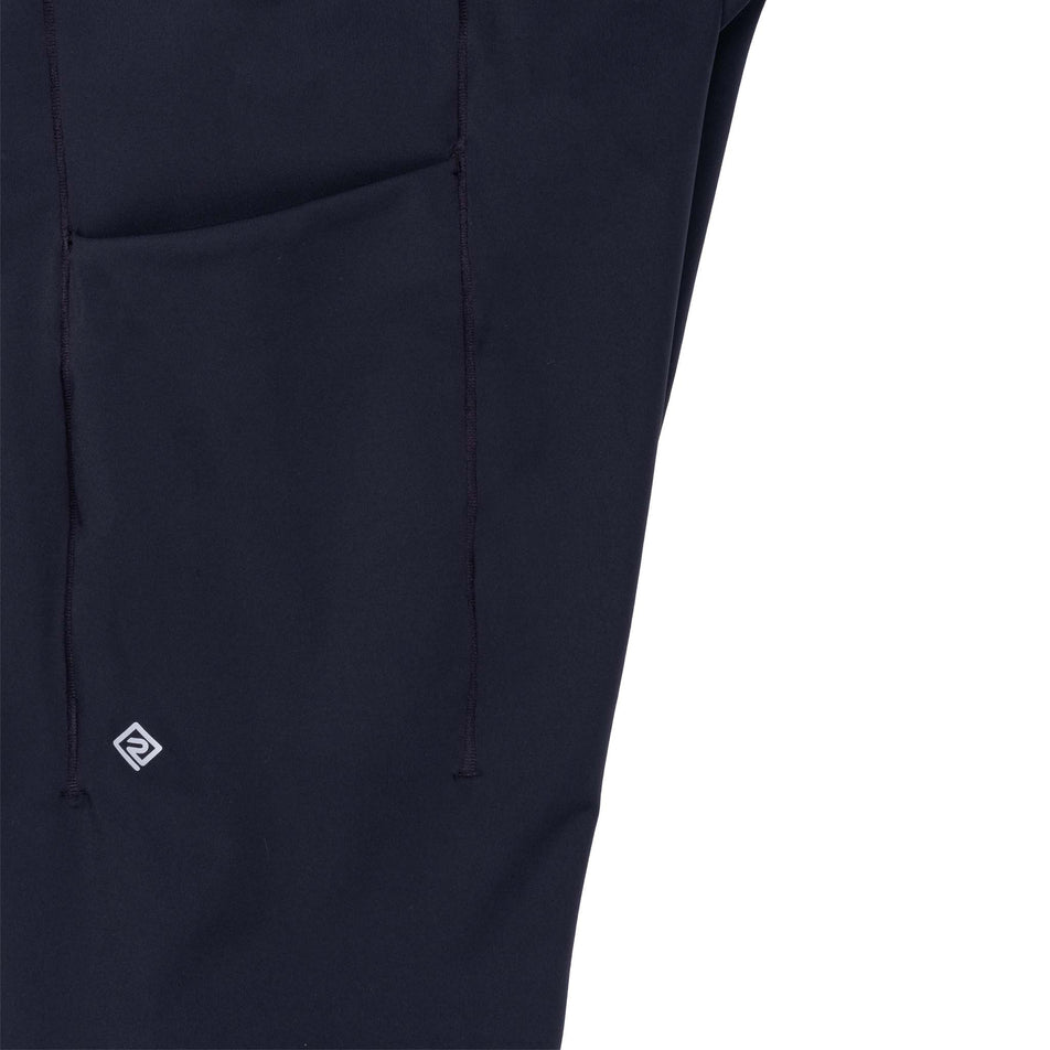 The stash pocket on the side of the Ronhill Women's Tech Contour Stretch Short in the All Black colourway.