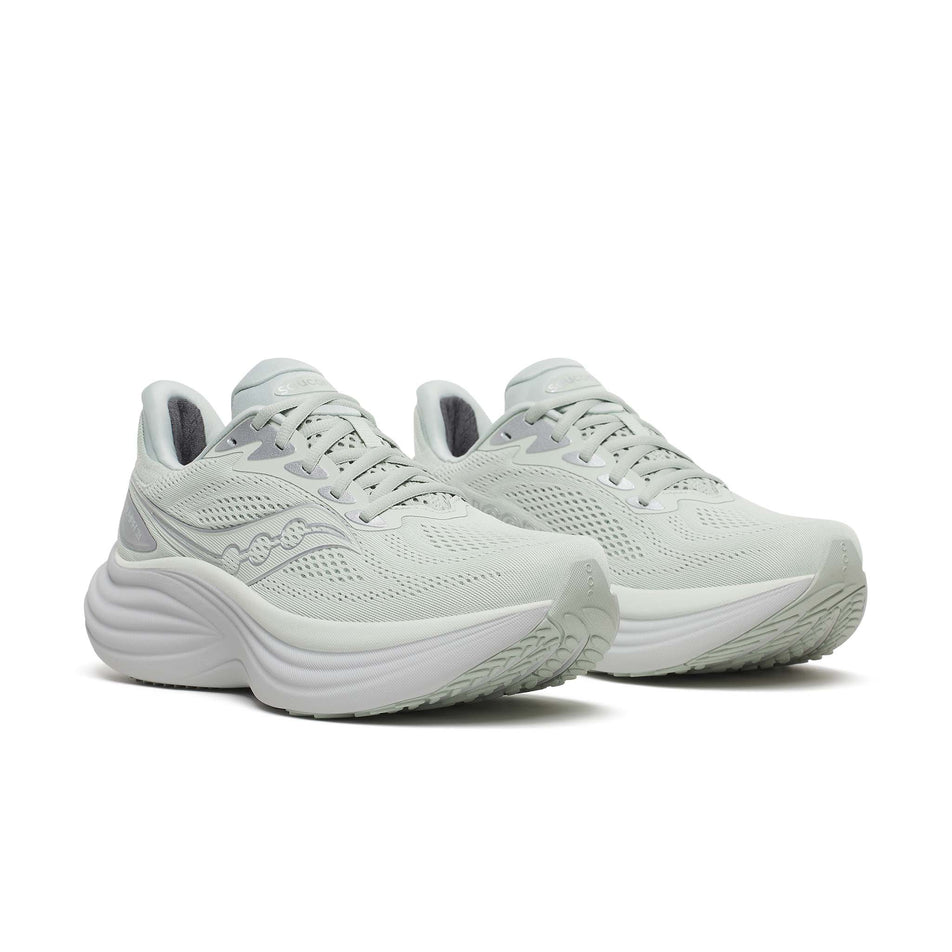 A pair of Saucony Women's Triumph 24 Running Shoes in the Cast colourway.