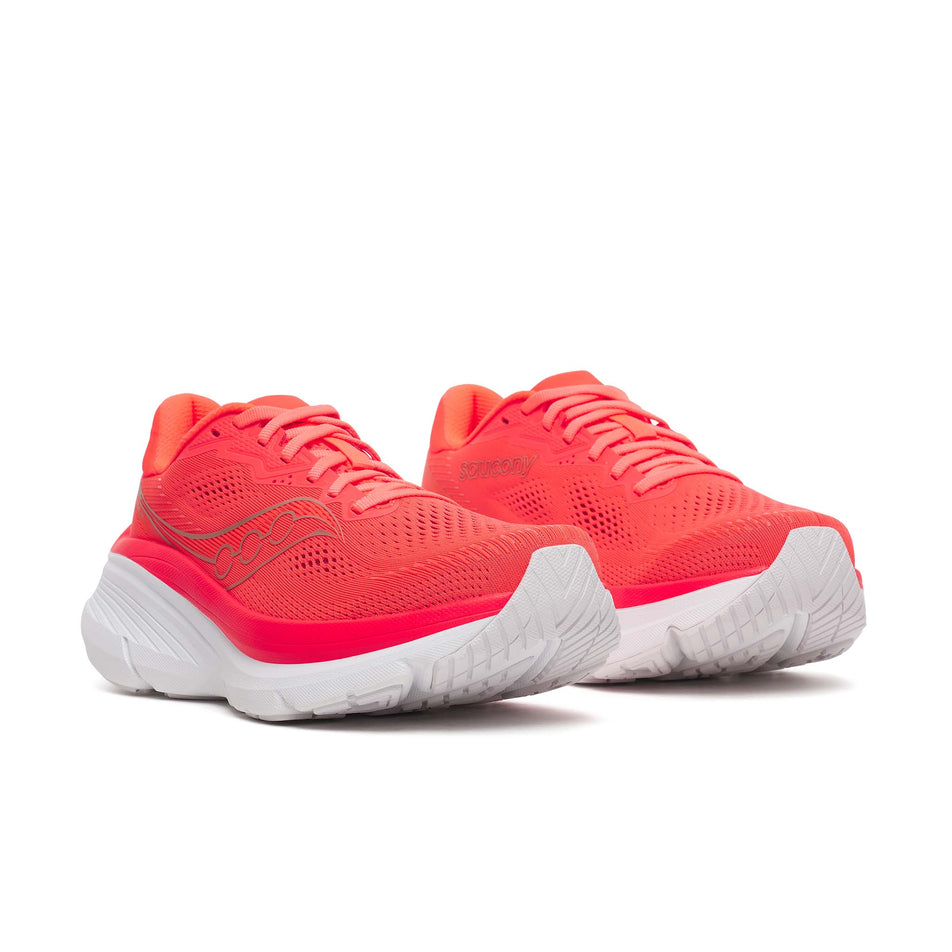 A pair of Saucony Women's Guide 19 Running Shoes in the Vizired colourway.