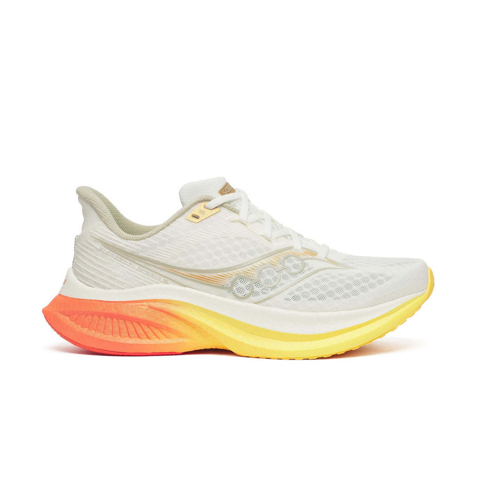 Lateral view of the right shoe from a pair of Saucony Men's Endorphin Speed 5 Running Shoes in the Ivory/Fire colourway. 