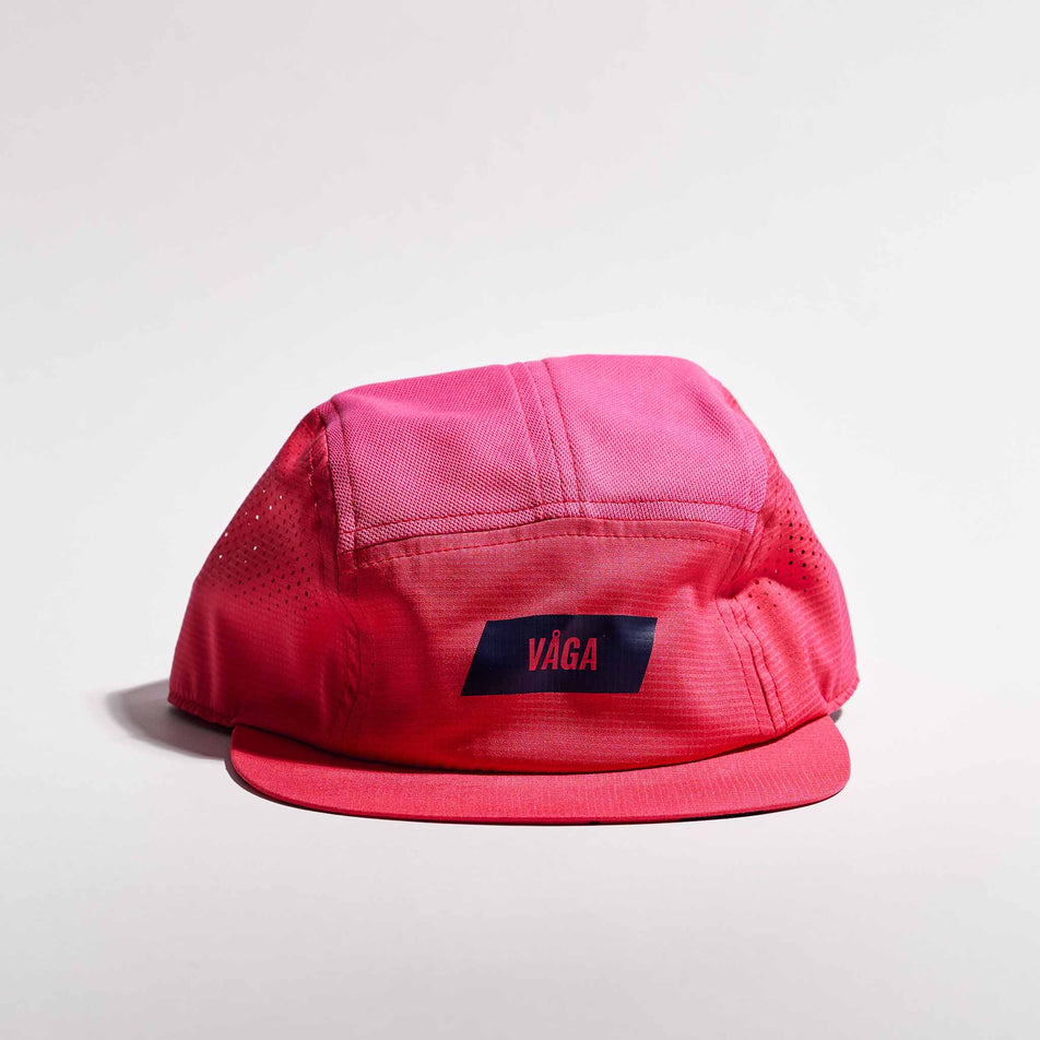 Front view of the VÅGA Unisex Feather Racing Cap in the Pink colourway. 