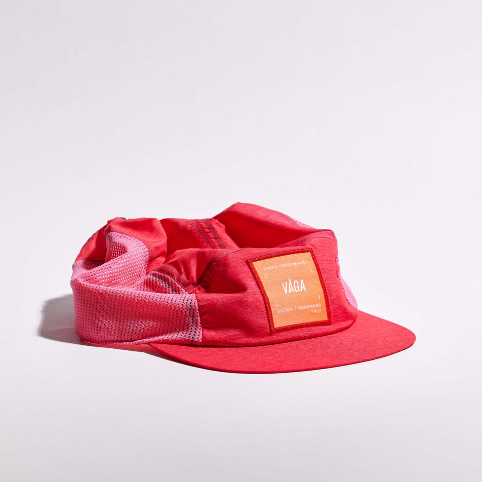 The VÅGA Unisex Mesh Flex Cap in the Dark Pink/Pink colourway.