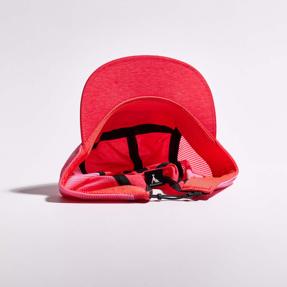The underside of the VÅGA Unisex Mesh Flex Cap in the Dark Pink/Pink colourway.