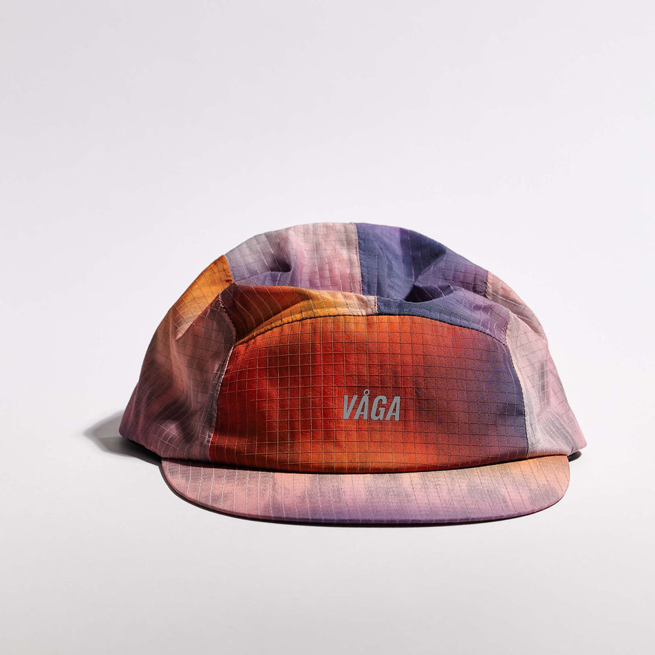Front view of the VÅGA Unisex Night Club Cap 2.0 in the Sunset colourway.