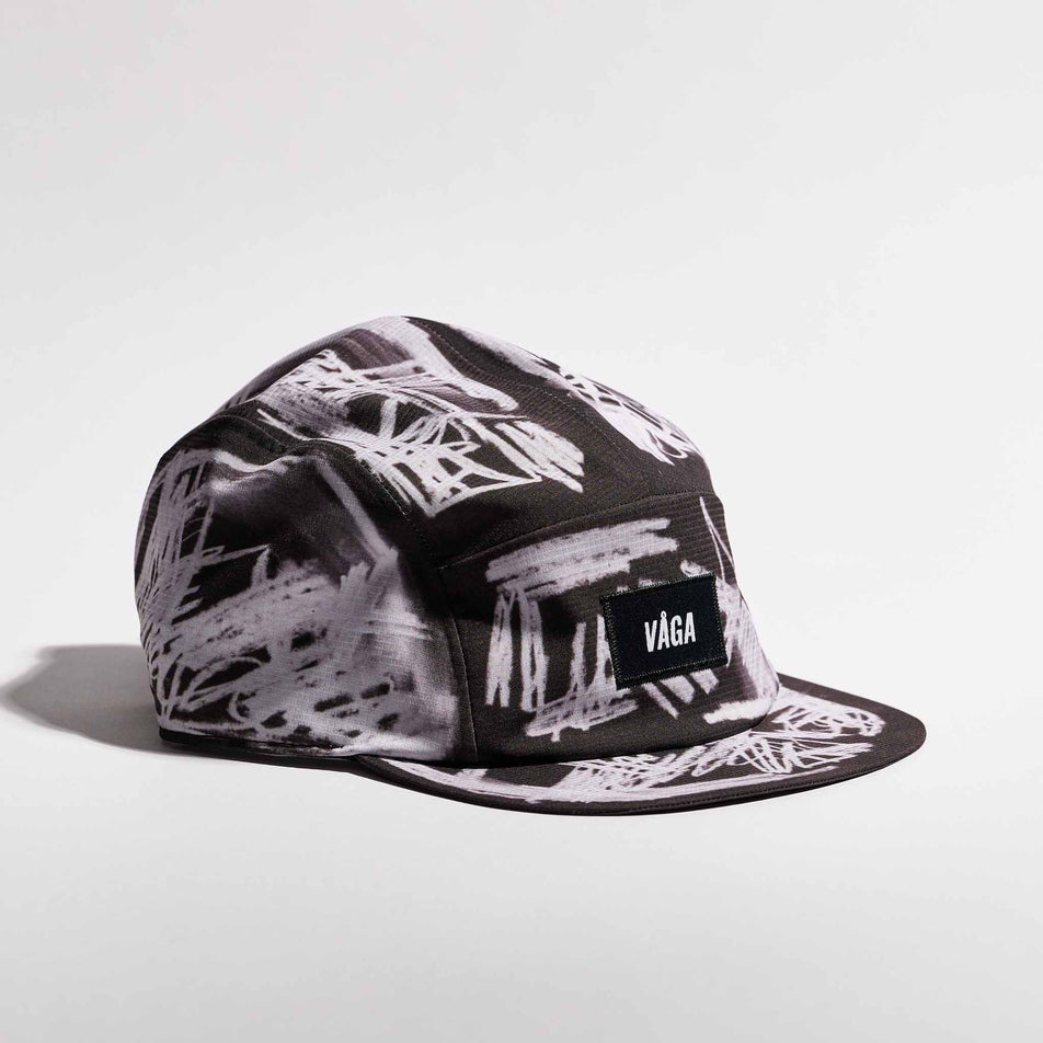 The VÅGA Unisex Scribble Cap 2.0 in the Black/White colourway.