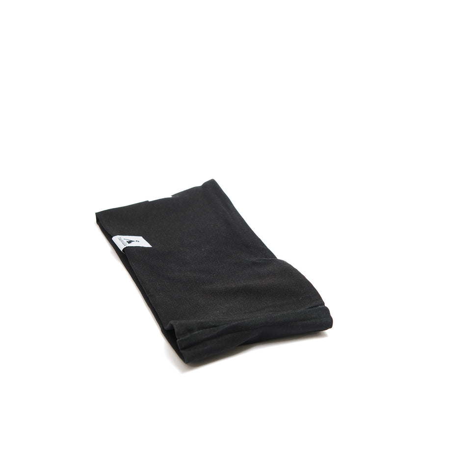 Back view of a VÅGA Unisex Club Headband in the Black colourway. (8487157792930)