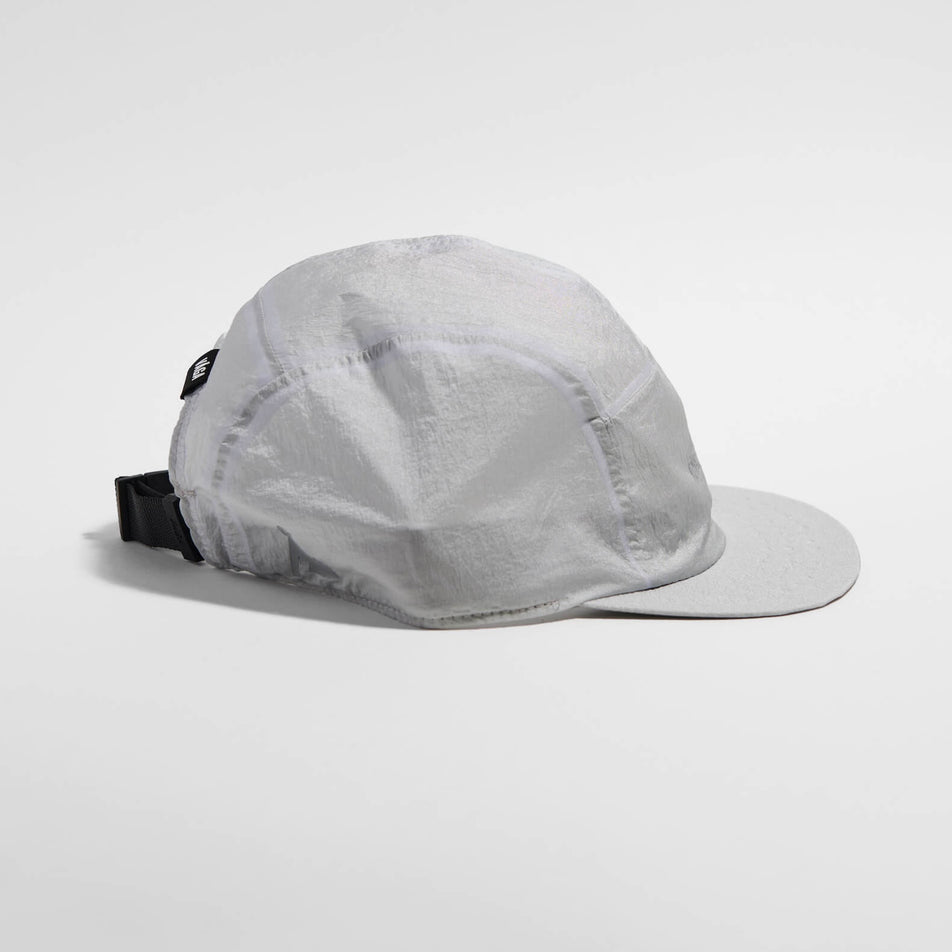 Lateral view of the VAGA Unisex Wind-resistant Cap in the Light Grey colourway.