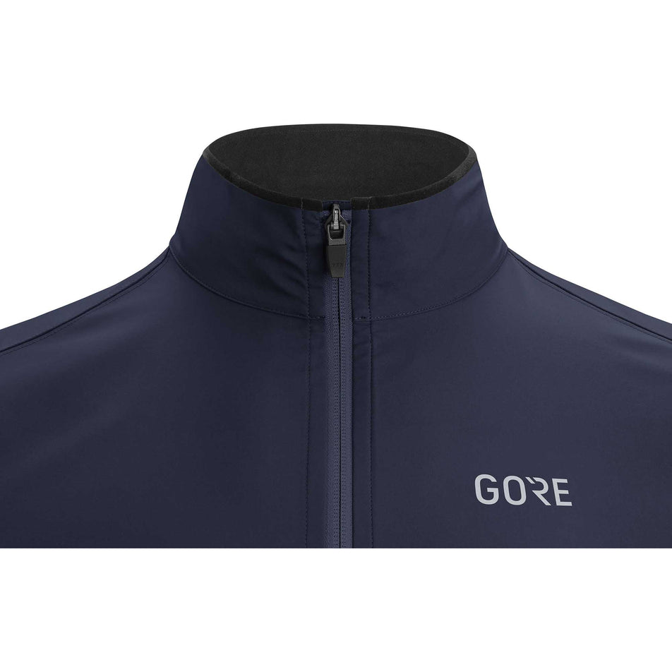Collar View of Women's Gore Wear R3 Partial GTX Jacket (6918378160290)