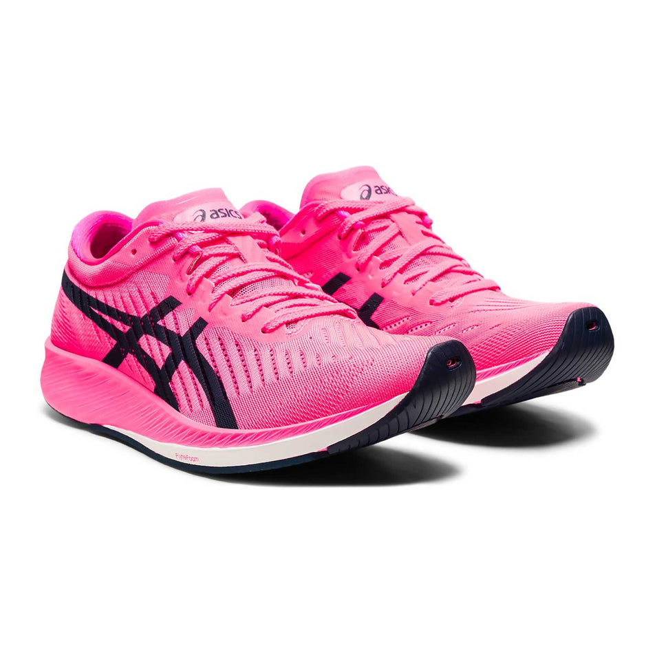 The right and left shoes from a pair of women's Asics Metaracer (6894318846114)