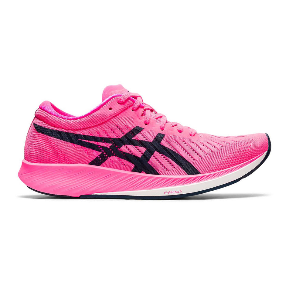 The right shoe from a pair of women's Asics Metaracer (6894318846114)