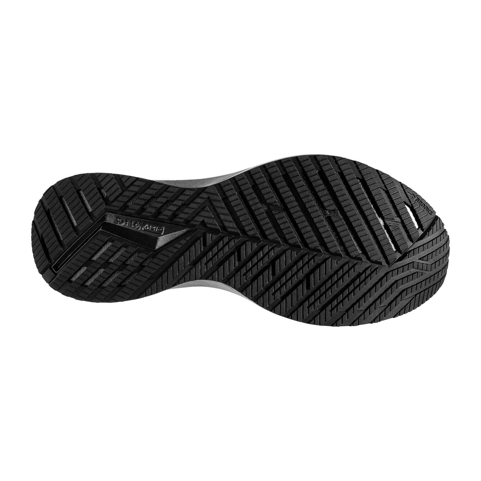 The full arrow-point pattern outsole on the right shoe from a pair of men's Brooks Levitate 4 (6896571482274)
