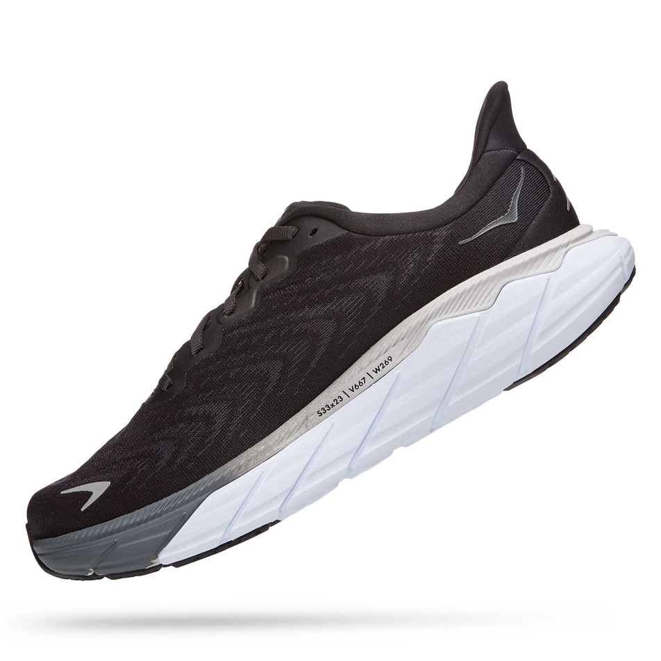 Medial angled view of men's hoka arahi 6 wide running shoes (7237070160034)
