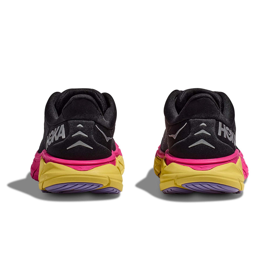 The heel units on a pair of women's Hoka Arahi 6 Running Shoes (7841278427298)