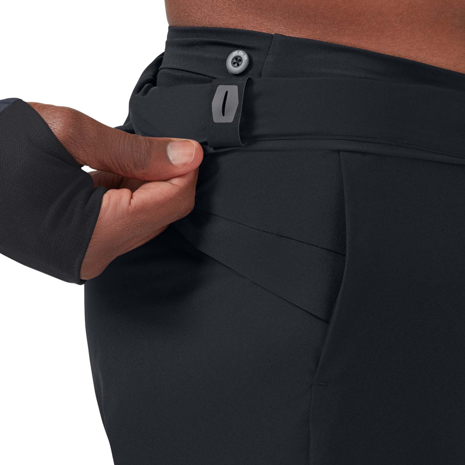 Button attachment view of men's on tights long 2.0 in black (7511219175586)