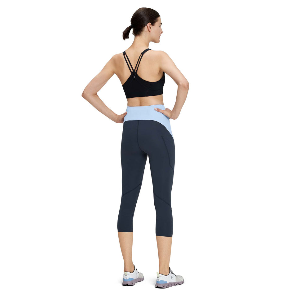 On Women's Movement 3/4 Tights - Blue
