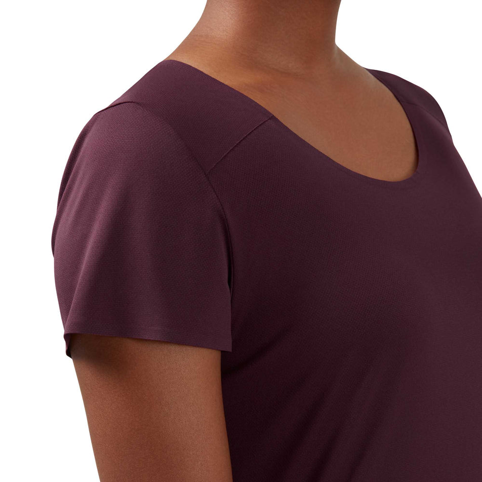 Sleeve detail of On Performance S/S T-Shirt. (6993690558626)