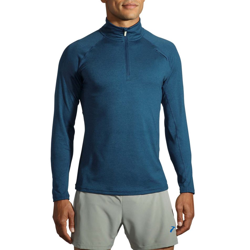 Front model view of men's brooks dash 1/2 zip (7319433052322)
