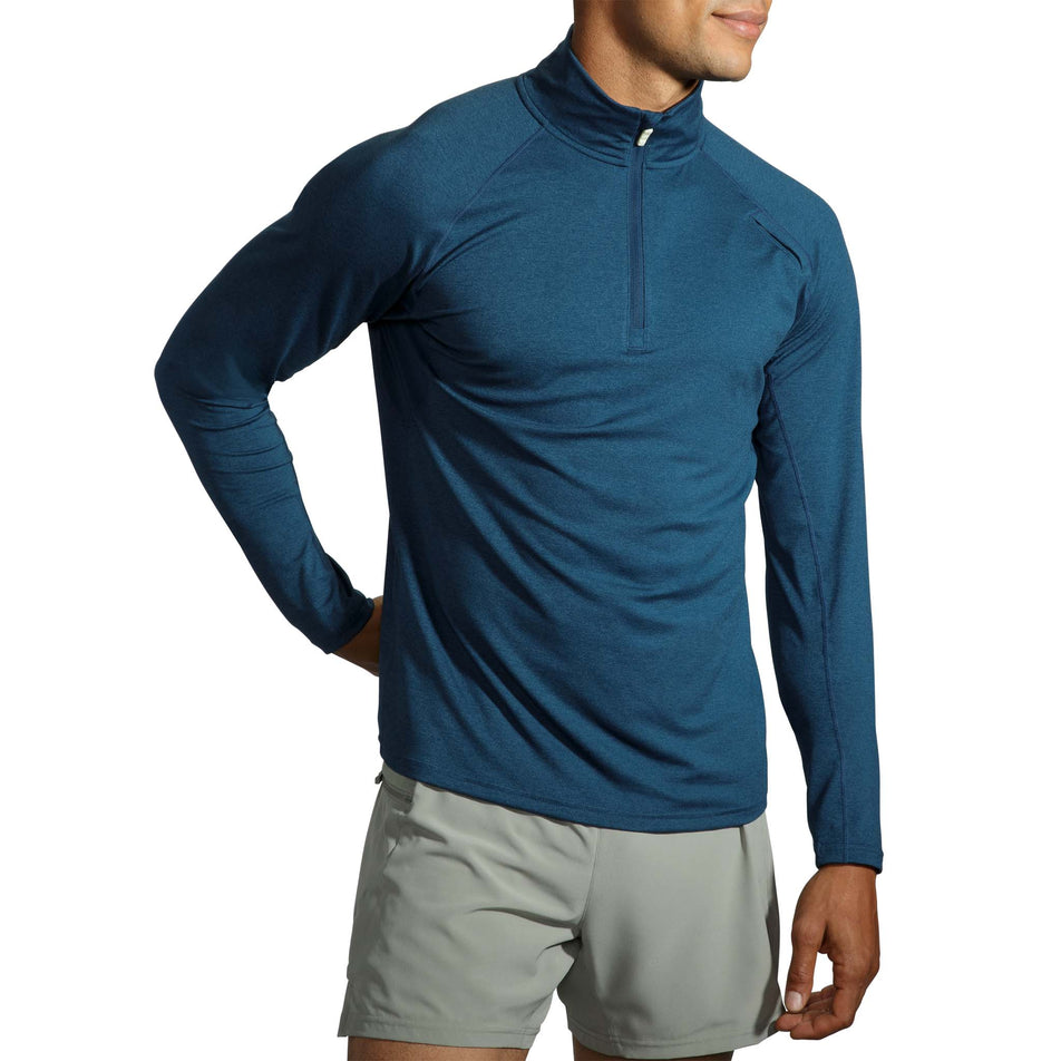 Front model view of men's brooks dash 1/2 zip (7319433052322)
