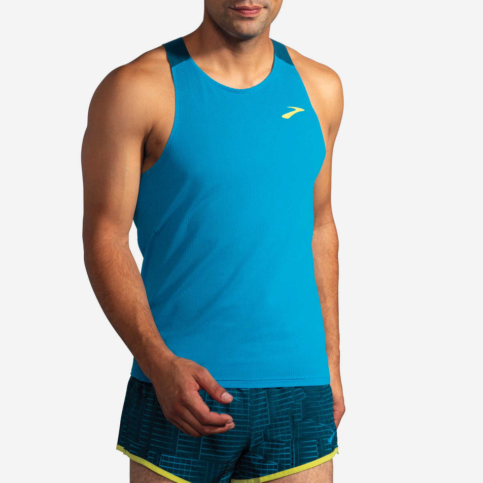 Model wears Brooks Atmosphere Singlet, Men's Blue Running Vest (6913660518562)