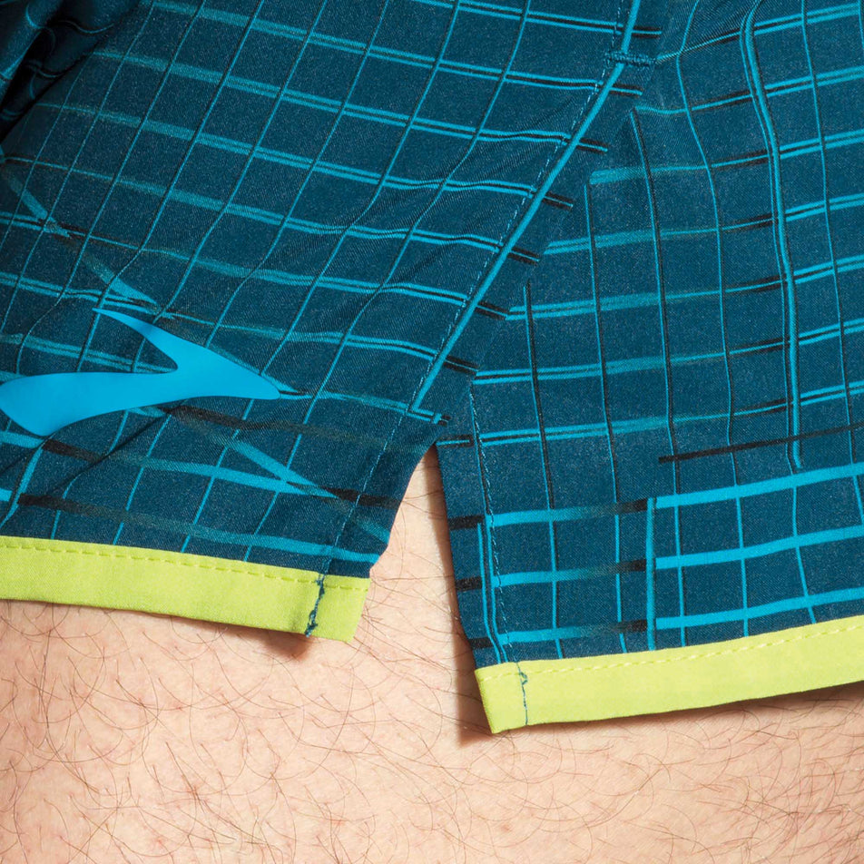 Side split detail of Brooks Sherpa 3 Inch Men's Split Shorts  (6913667072162)