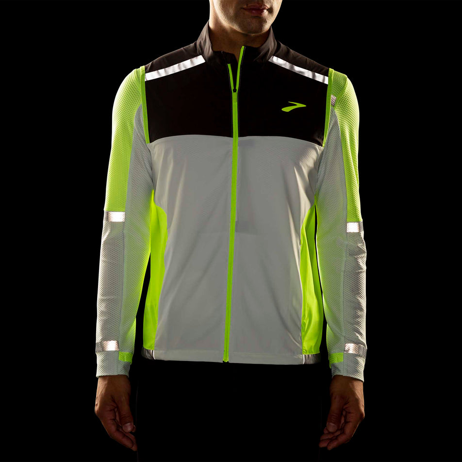 Reflective detail on Brooks Carbonite Vest (6913727594658)