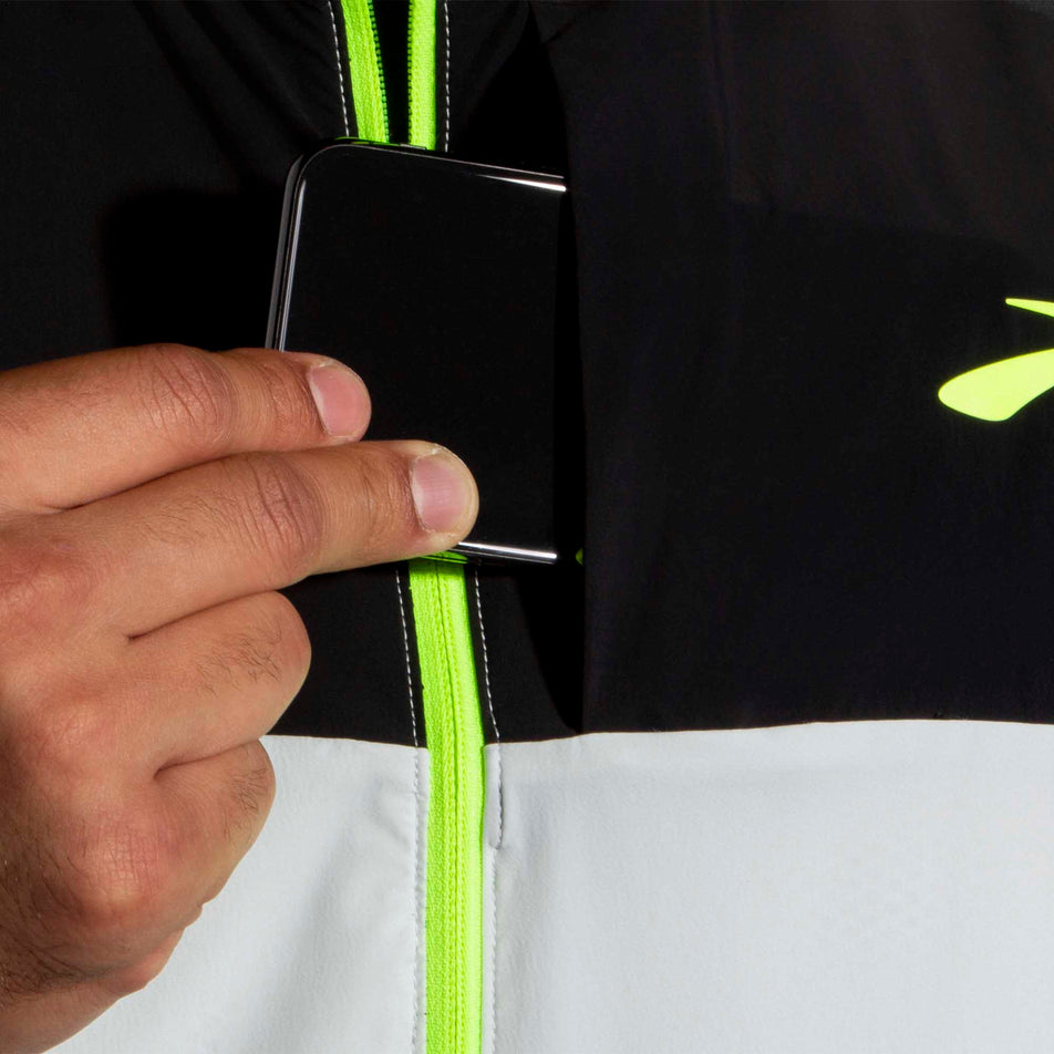 Chest pocket detail on Brooks Carbonite Vest (6913727594658)