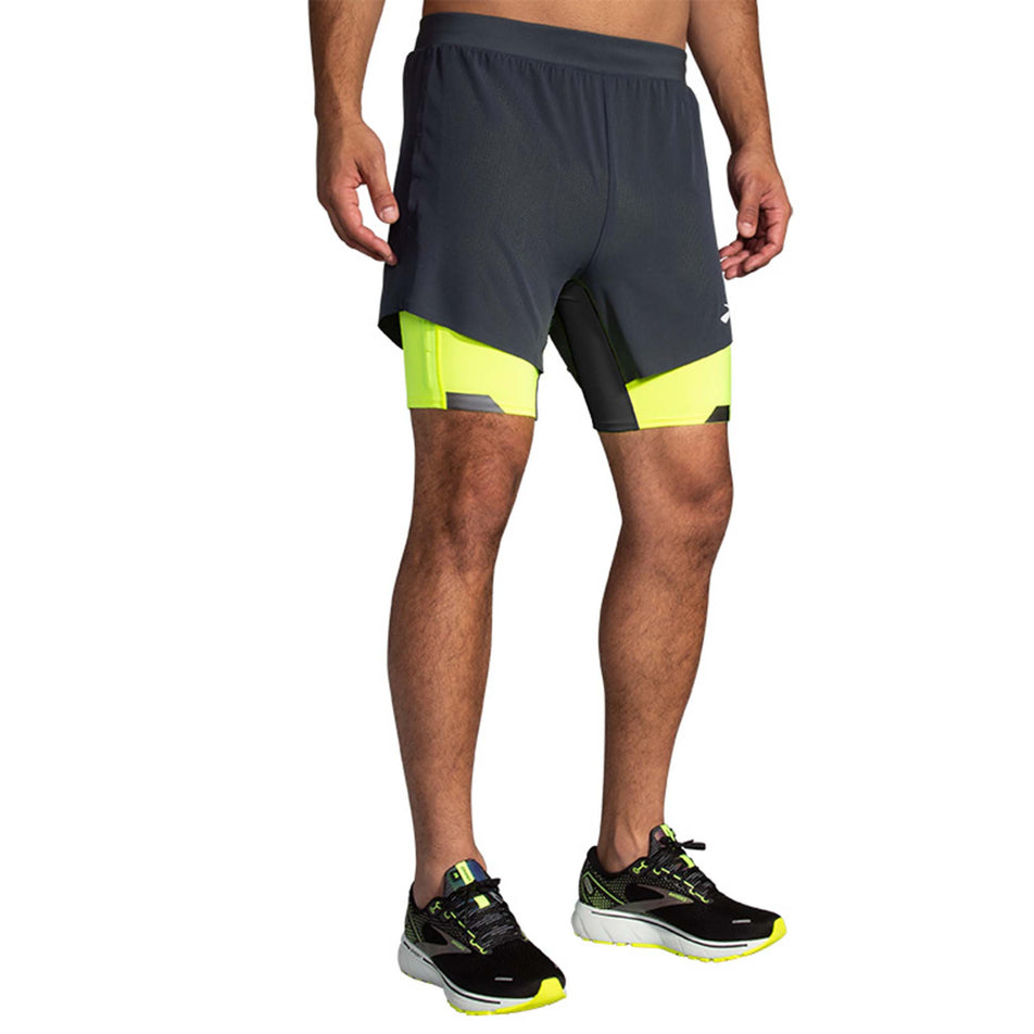 Front view of Brooks Men's Run Visible 5