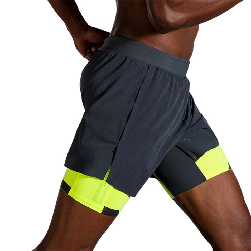 Side view of Brooks Men's Run Visible 5