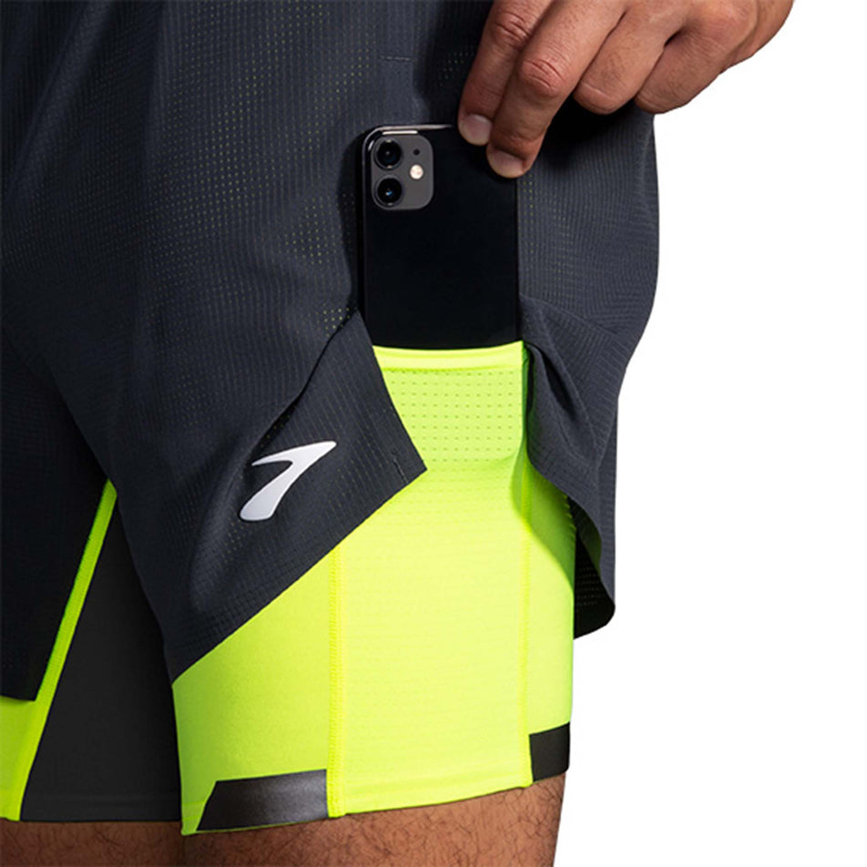 Pouch pocket view of Brooks Men's Run Visible 5