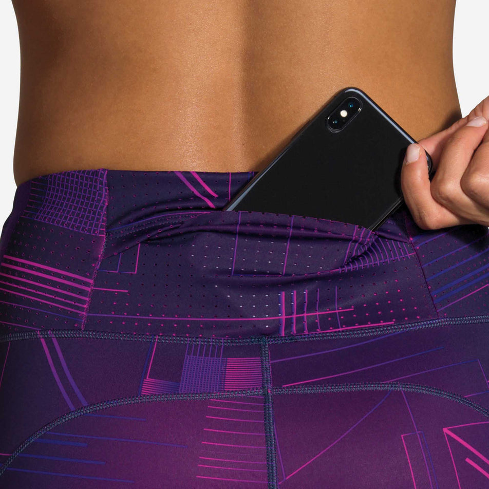 Back pocket on Brooks Method 7/8 Tights, Women's Running Tights  (6913695875234)