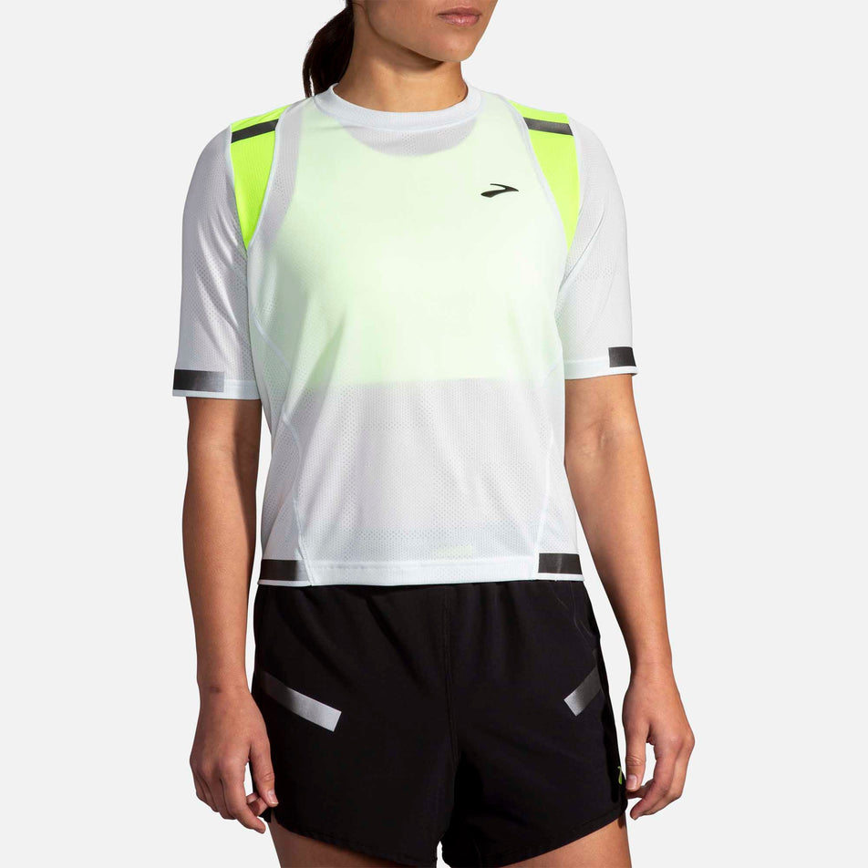 Front of Brooks Carbonite Short Sleeve (6913875706018)