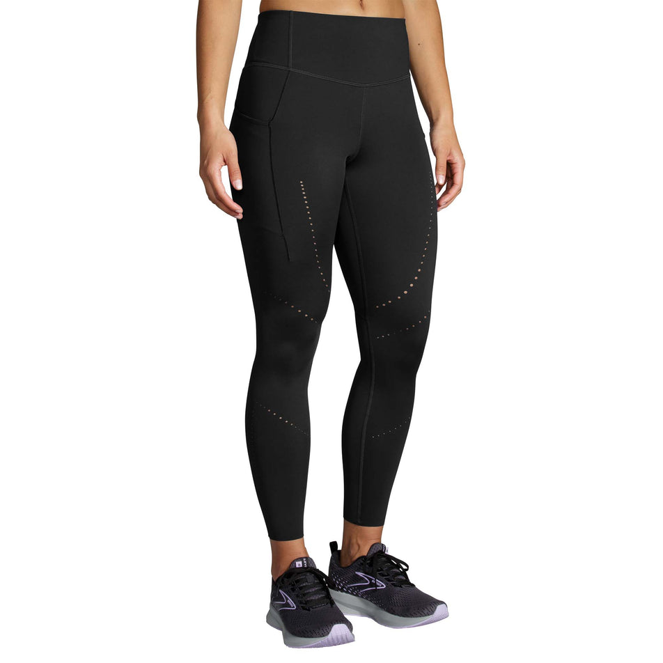 Front model view of women's brooks method 7/8 tight (7327553749154)