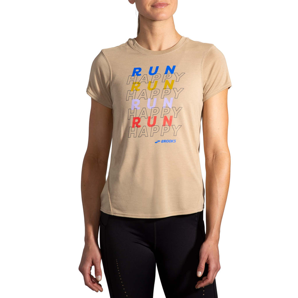 Front model view of women's brooks distance graphic short sleeve (7327543099554)