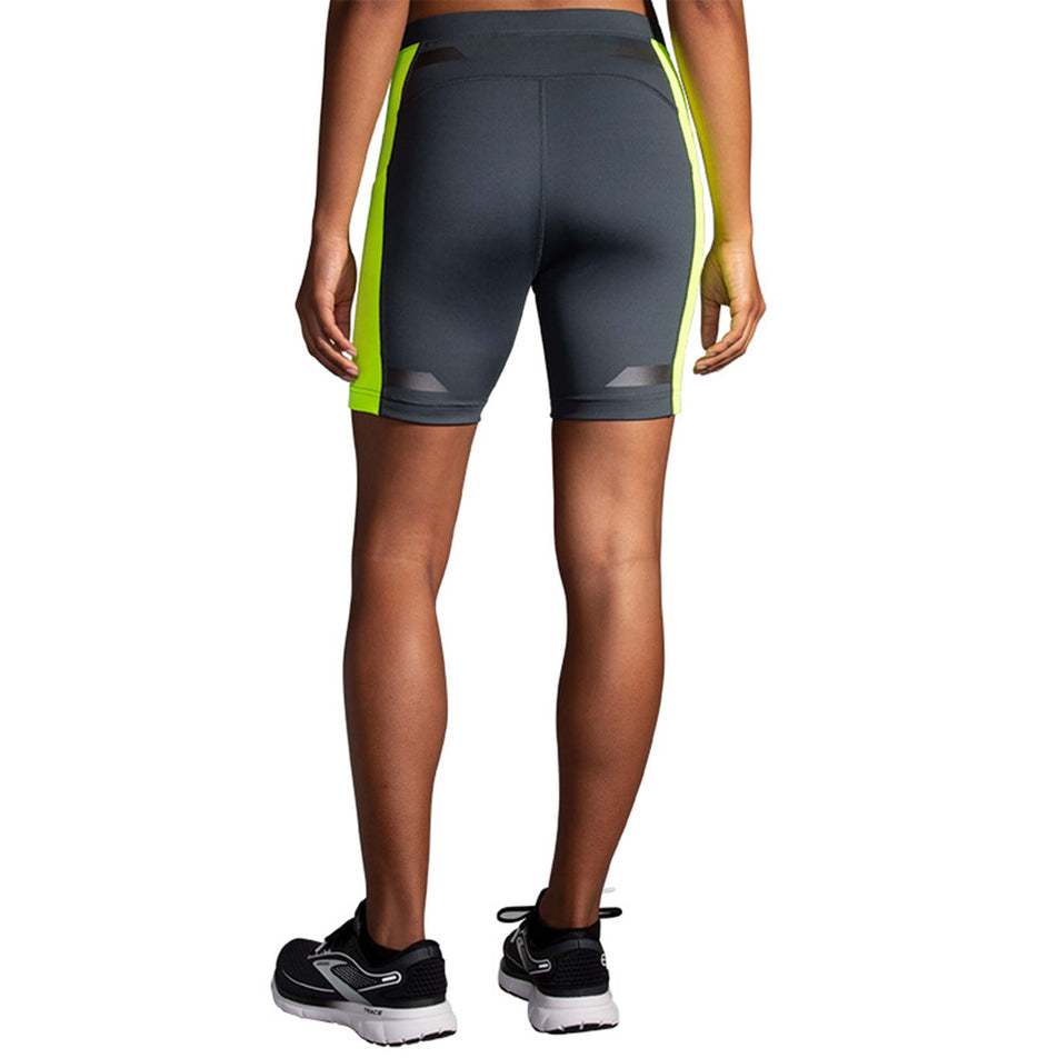 Rear view of Brooks Women's Run Visible 6