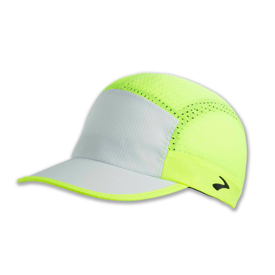 Front view of unisex brooks propel mesh hat (7012898668706)