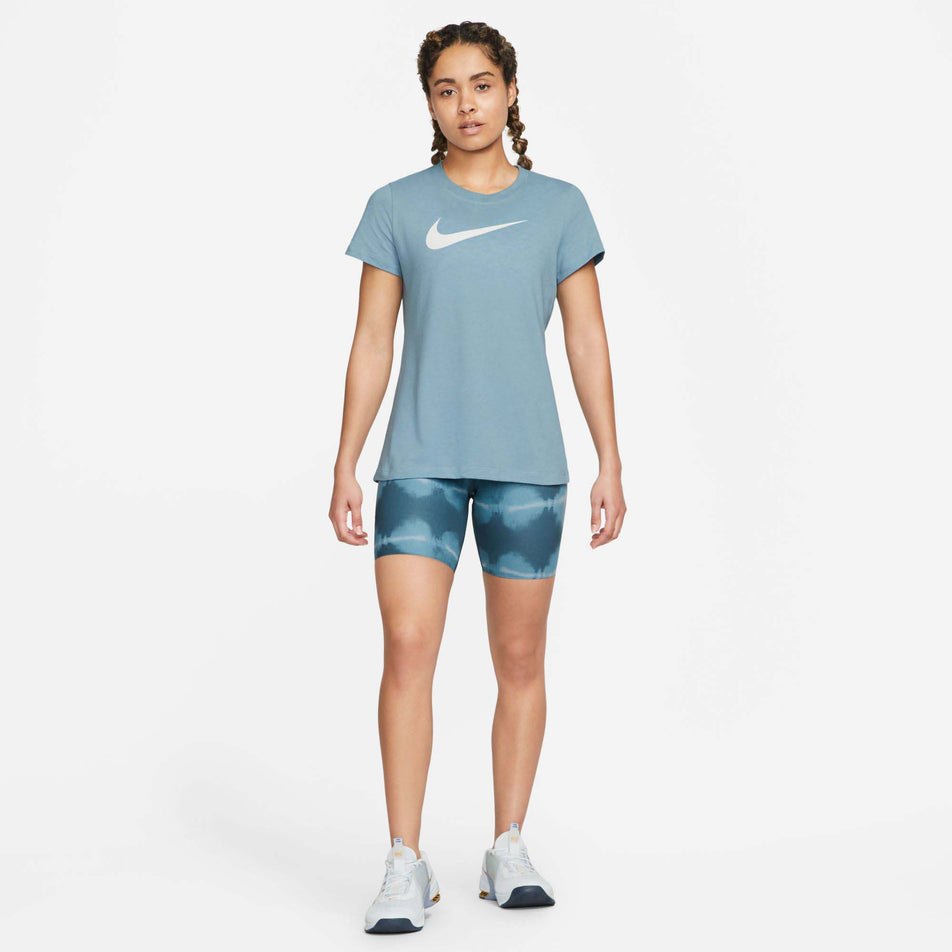 Front model view of women's nike dry tee dfc crew (7386195558562)