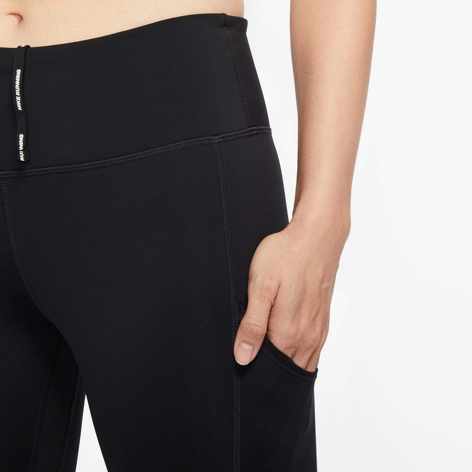 Pouch pocket view of women's nike epic luxe tight (7364799332514)