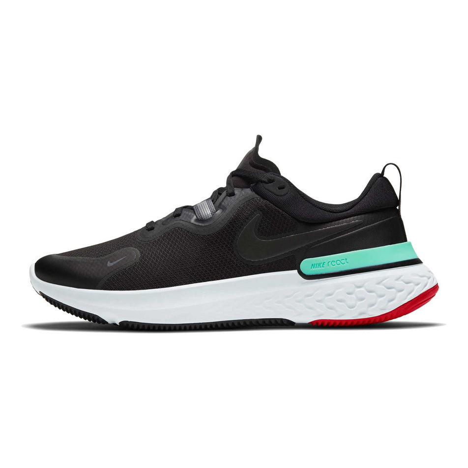 The left shoe from a pair of men's Nike React Miler (6899278315682)