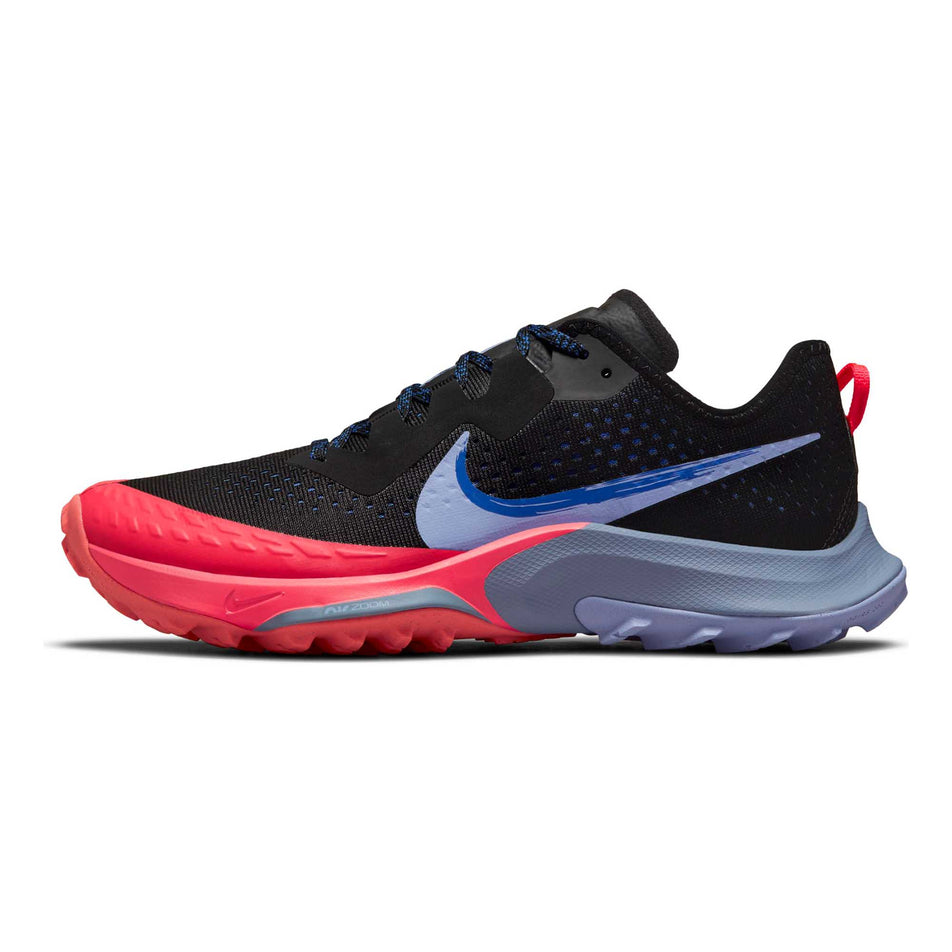 Lateral view of women's nike air zoom terra kiger 7 running shoes (6890401071266)