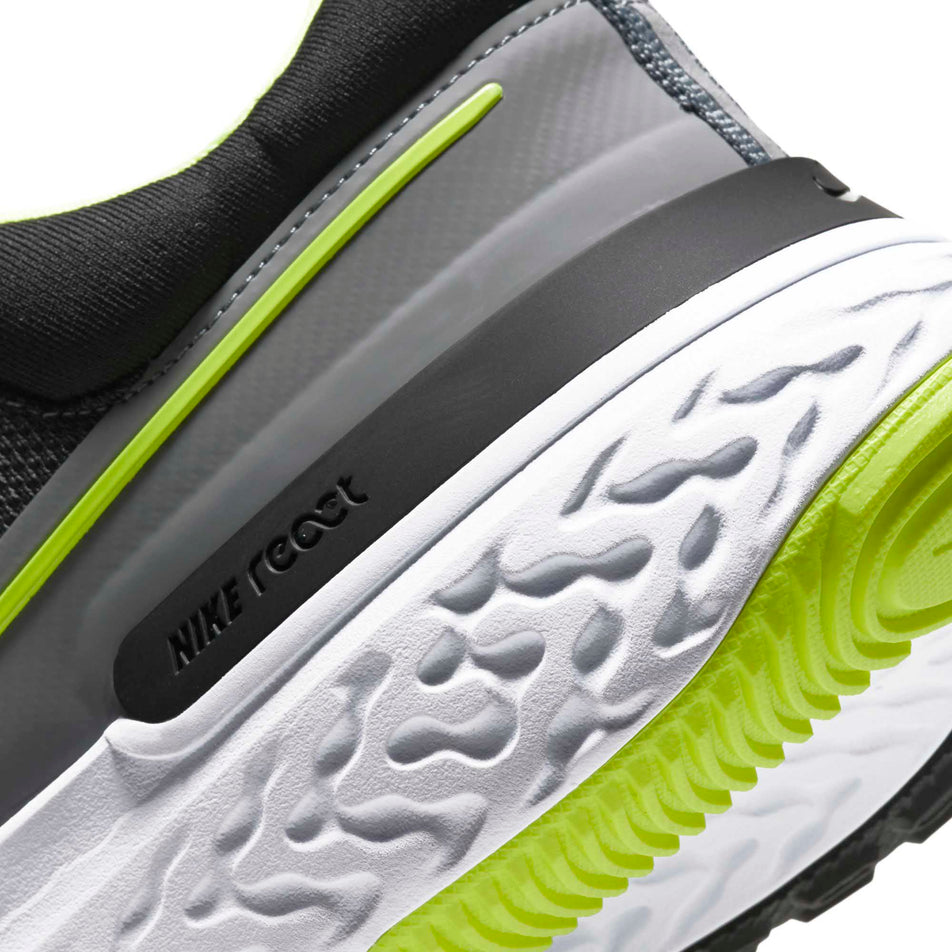 Rear area of the left shoe from a pair of men's Nike React Miler 2 (6899681722530)