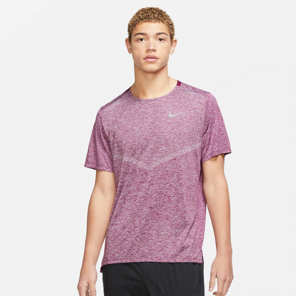 Lateral view of men's nike df rise 365 ss (7247341879458)