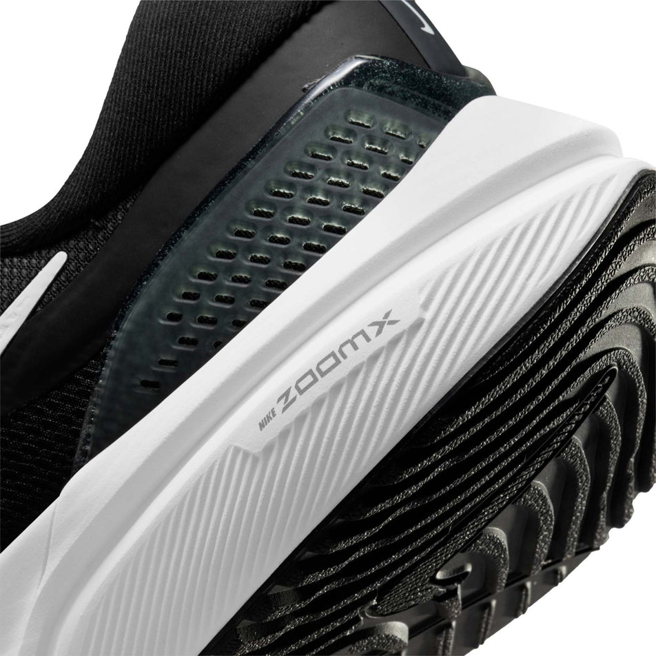 Midsole view of men's nike air zoom vomero 16 running shoes (7351452958882)