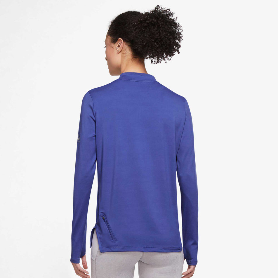 Back view of women's nike element trail midlayer (6918110773410)