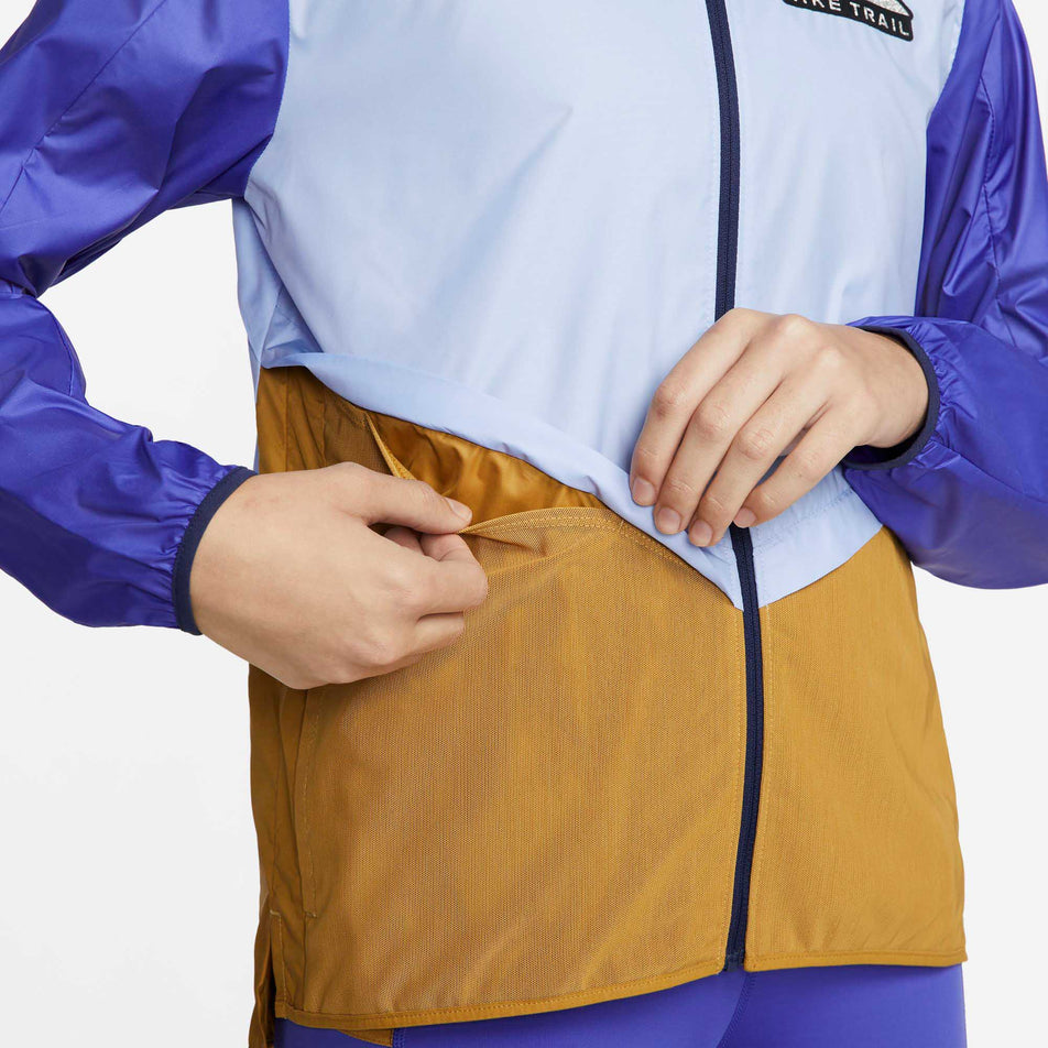 Stash pouch view of women's nike sf trail jacket (6918113689762)