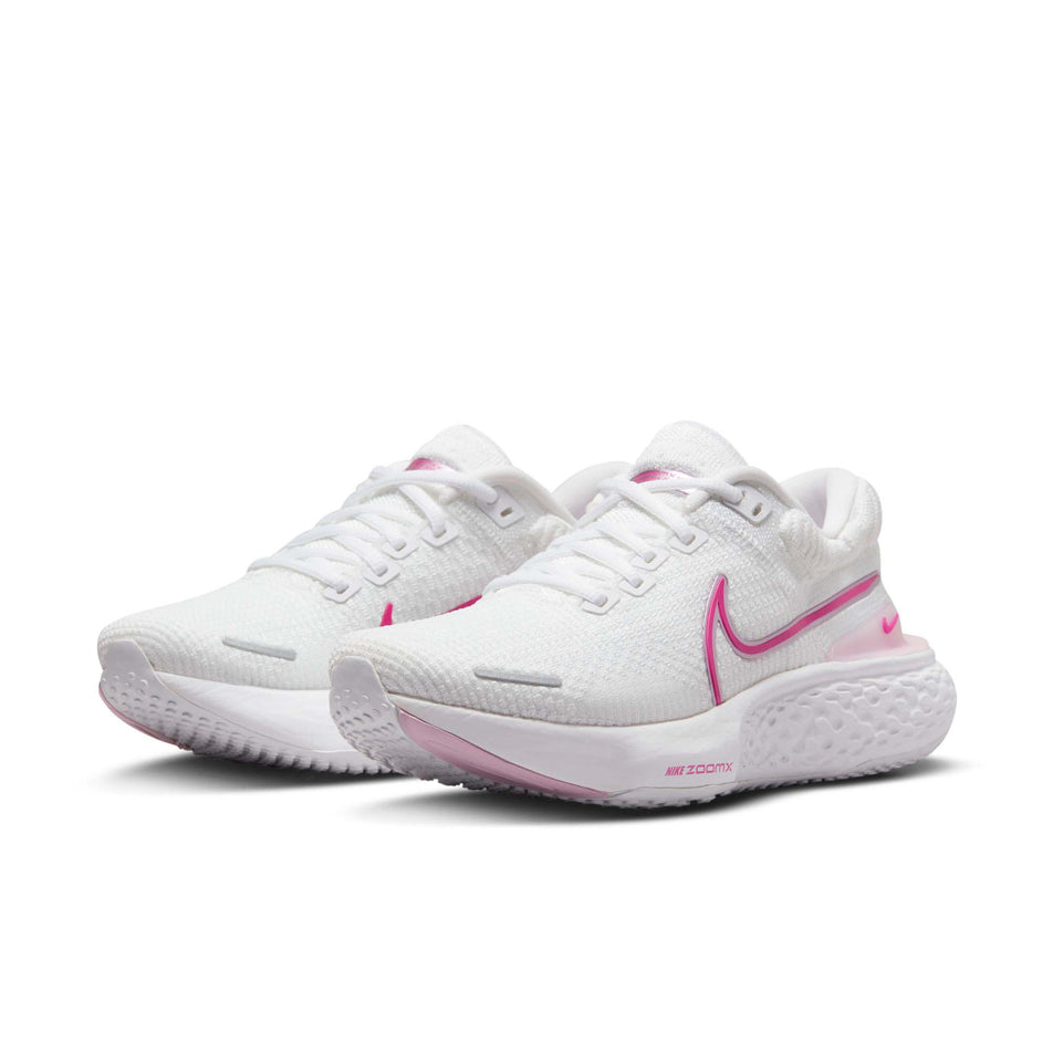 Anterior angled view of women's nike zoomx invincible run flyknit 2 running shoes (7316214874274)