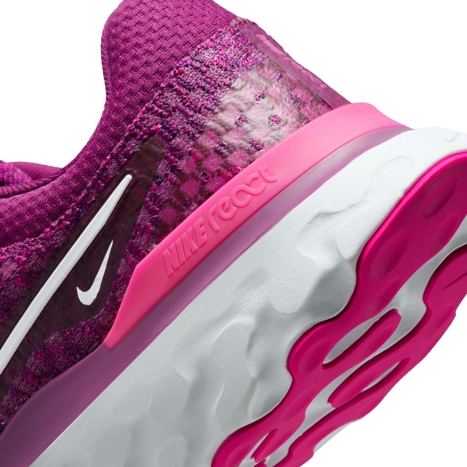 Midsole view of women's nike react infinity run flyknit 3 running shoes (7316147044514)