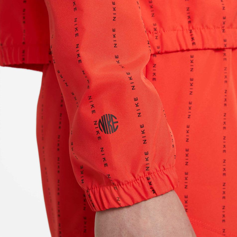 Cuff view of women's nike dri-fit icon clash jacket (6918046122146)